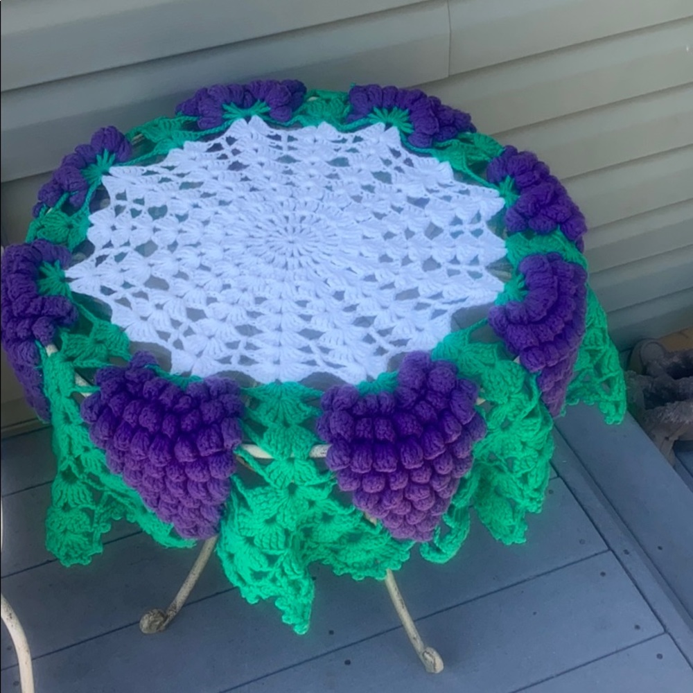 Vintage estate Table topper spread crocheted